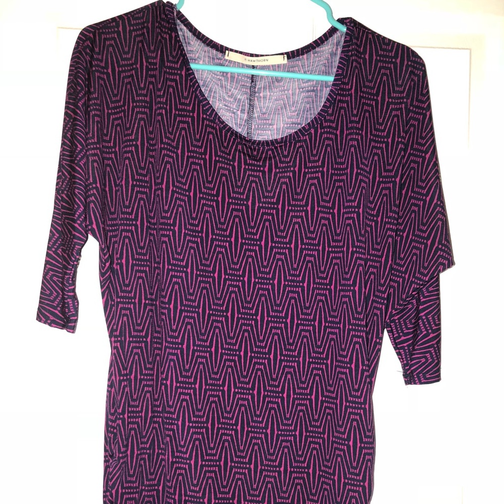 3/4 sleeve top with synched sleeves and sides
